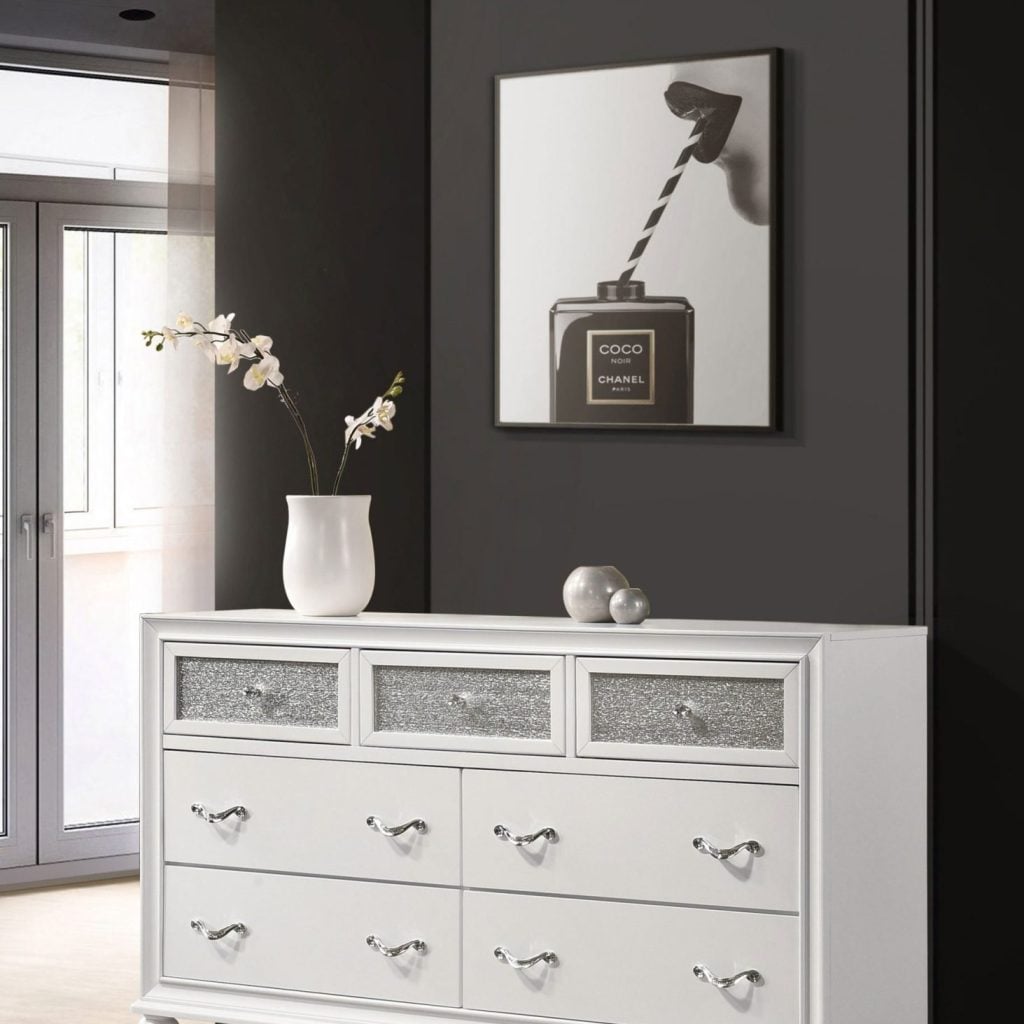 205893 Barzini white dresser