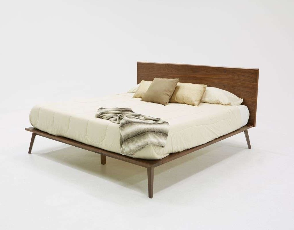 Modrest Carmen Mid-Century Modern Walnut Bed : VGMABR-79-BED