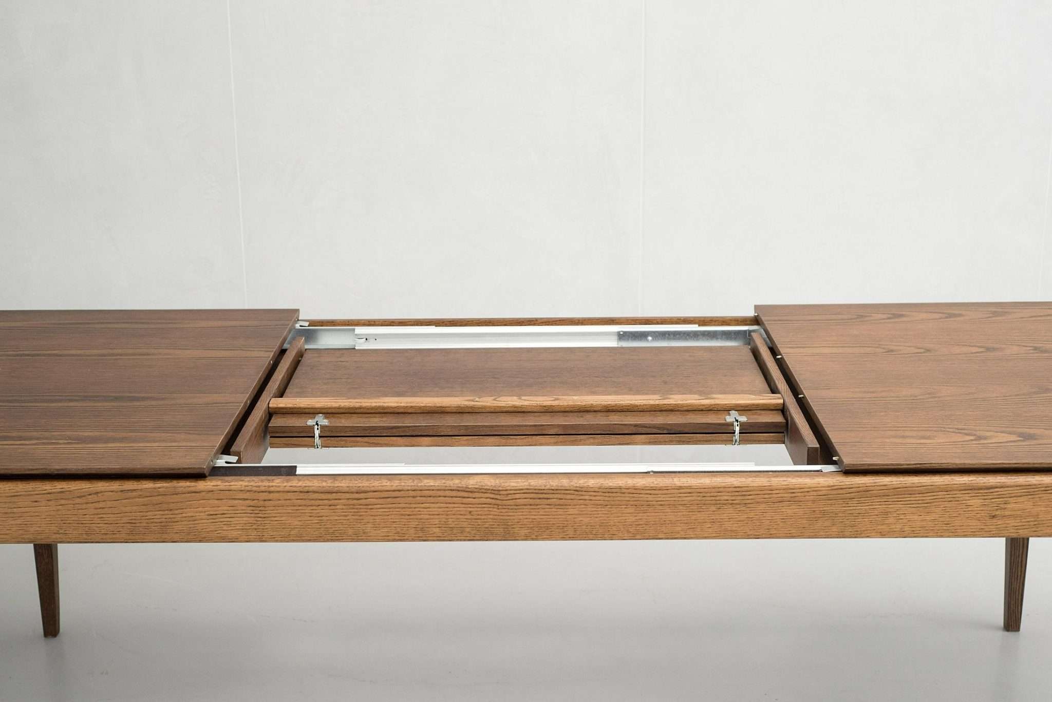 Modrest Dallas Mid-Century Modern Solid Wood Extendable Dining Table