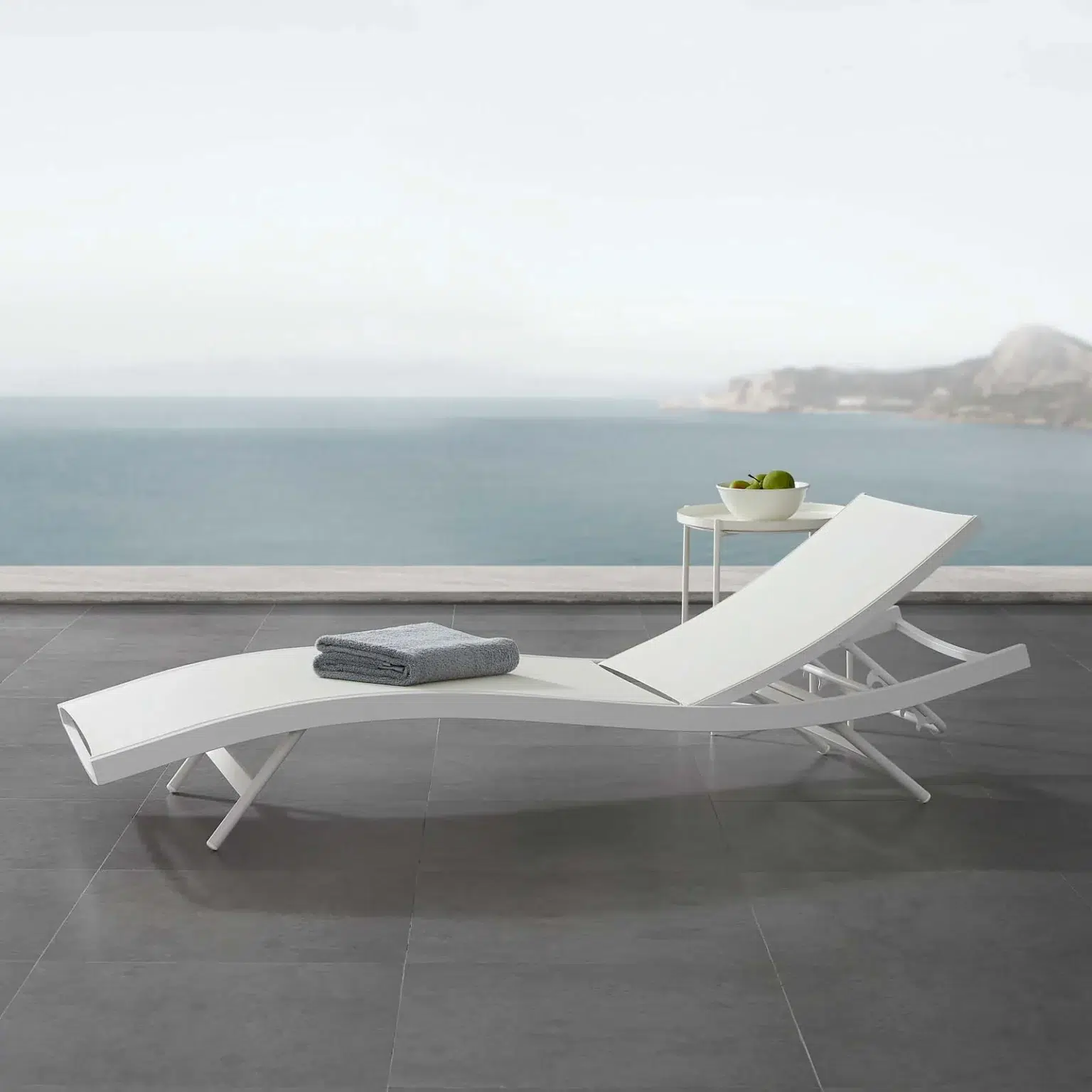 Glimpse Modern White Sun Bed